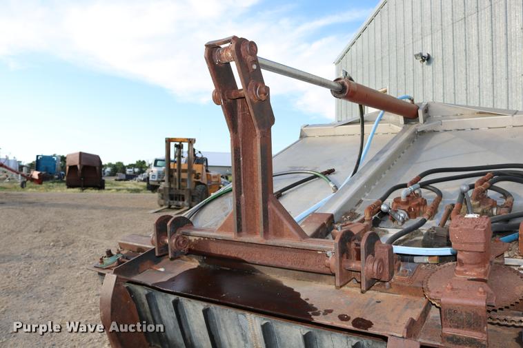 image for item DB9364 Shop built free stall bedding thrower