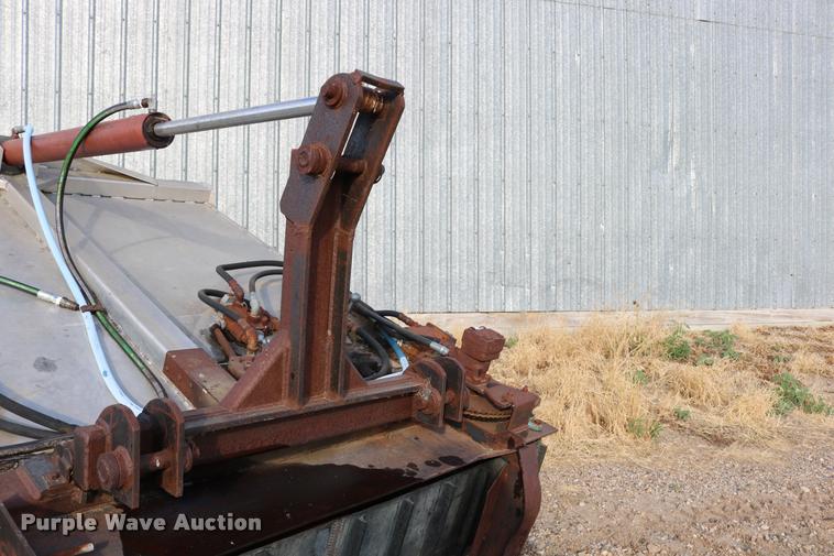 image for item DB9364 Shop built free stall bedding thrower