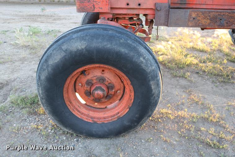 image for item DB9371 1972 Case 1070 Demonstrator tractor