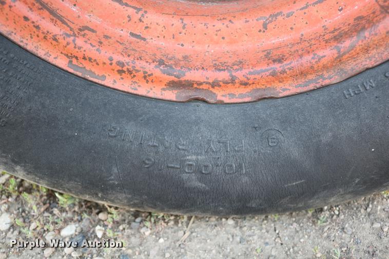 image for item DB9371 1972 Case 1070 Demonstrator tractor