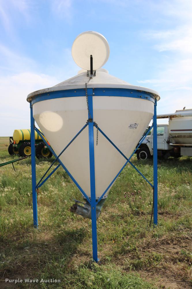 image for item DB9372 PW air plastic feed bin