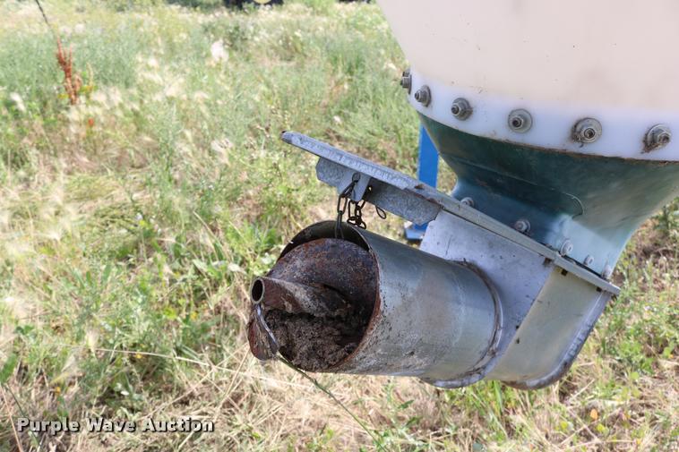 image for item DB9372 PW air plastic feed bin