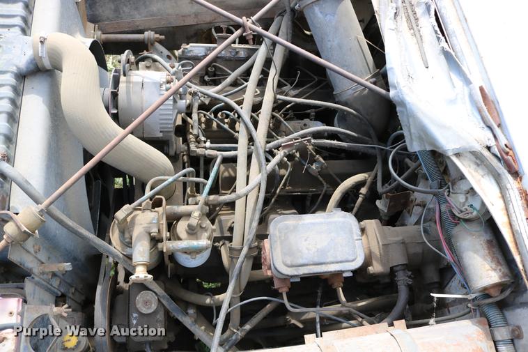 image for item DB9373 1980 International 1854 feed truck