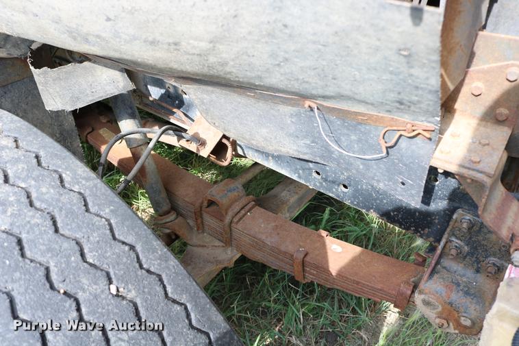 image for item DB9373 1980 International 1854 feed truck