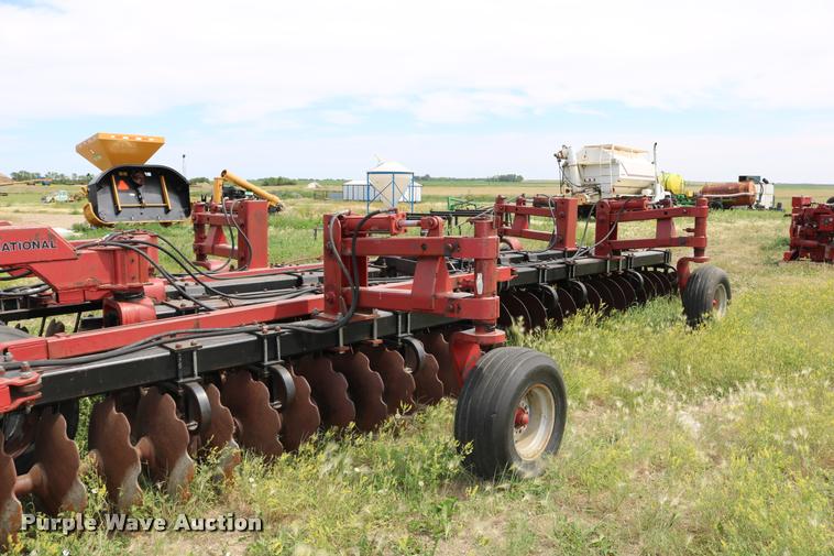 image for item DB9374 Case IH off-set disk