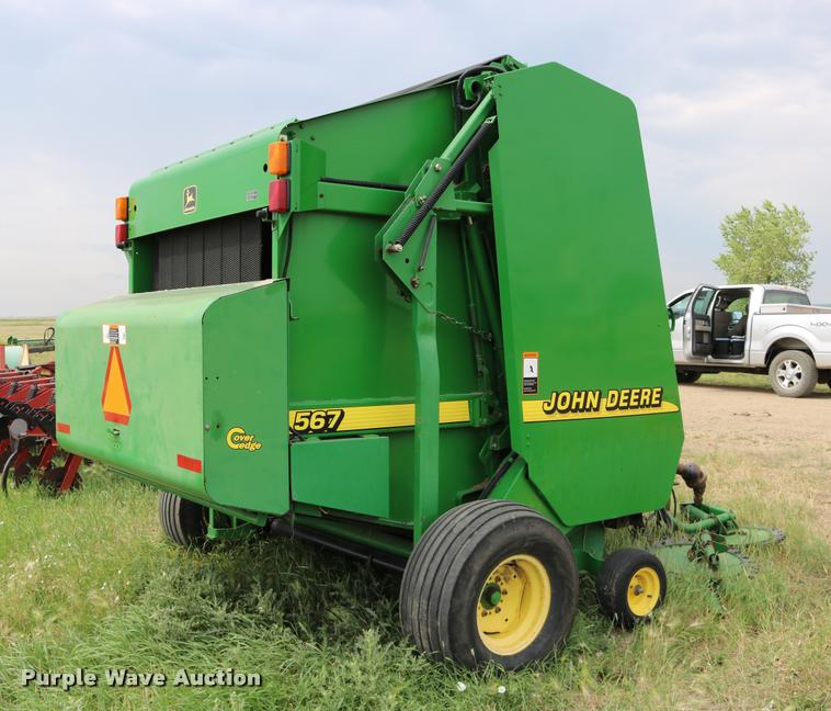 image for item DB9377 2001 John Deere 567 round baler