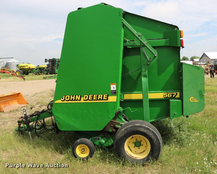 image for item DB9377 2001 John Deere 567 round baler