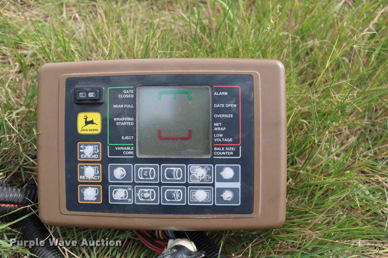 image for item DB9377 2001 John Deere 567 round baler
