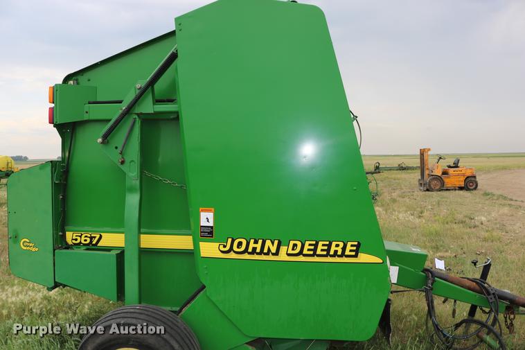 image for item DB9377 2001 John Deere 567 round baler