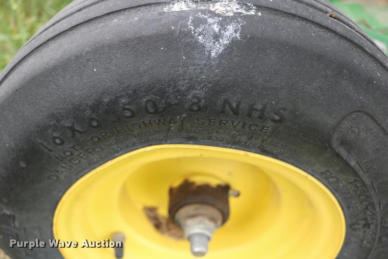 image for item DB9377 2001 John Deere 567 round baler