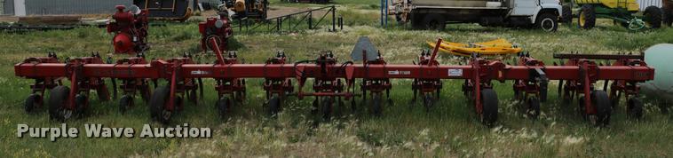image for item DB9378 Case IH row crop cultivator
