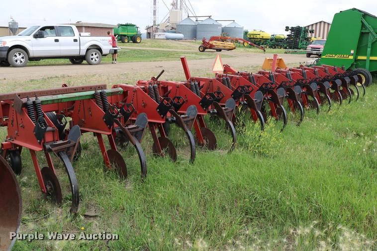 image for item DB9378 Case IH row crop cultivator