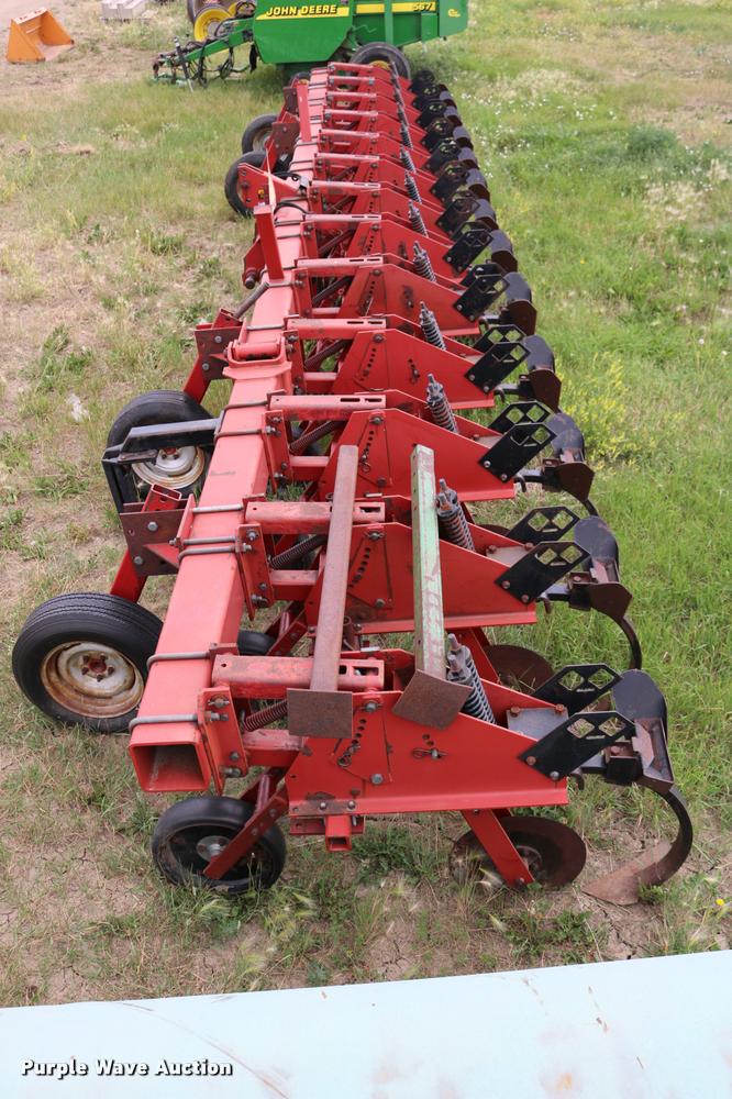 image for item DB9378 Case IH row crop cultivator