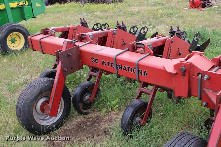 image for item DB9378 Case IH row crop cultivator