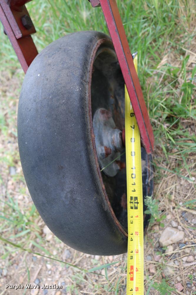 image for item DB9378 Case IH row crop cultivator