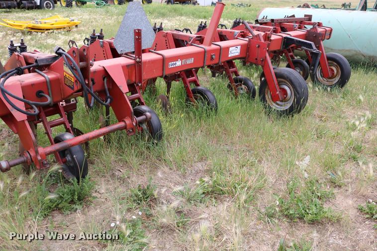 image for item DB9378 Case IH row crop cultivator