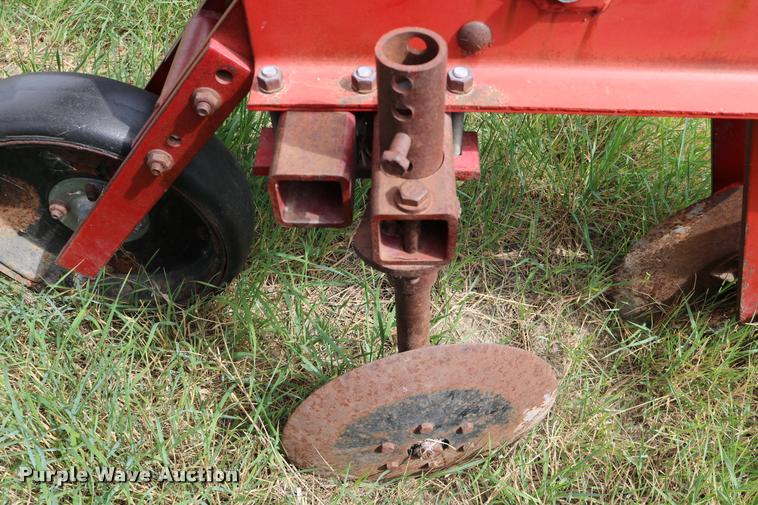 image for item DB9378 Case IH row crop cultivator