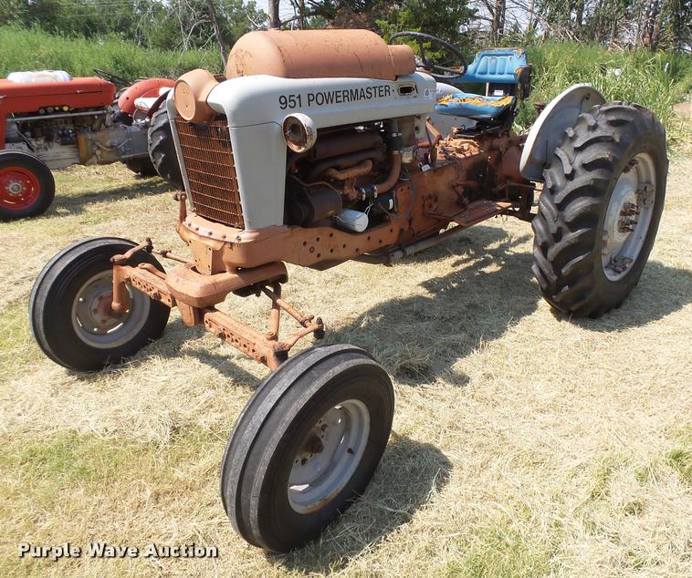 image for item DC3974 Ford 951 Powermaster tractor