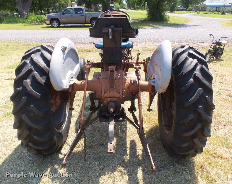 image for item DC3974 Ford 951 Powermaster tractor