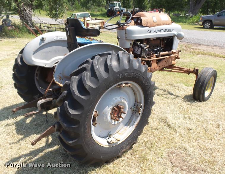 image for item DC3974 Ford 951 Powermaster tractor
