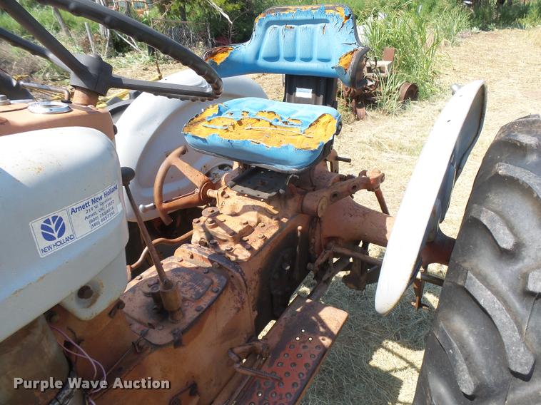 image for item DC3974 Ford 951 Powermaster tractor