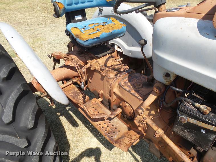 image for item DC3974 Ford 951 Powermaster tractor