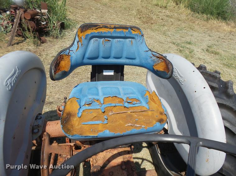 image for item DC3974 Ford 951 Powermaster tractor