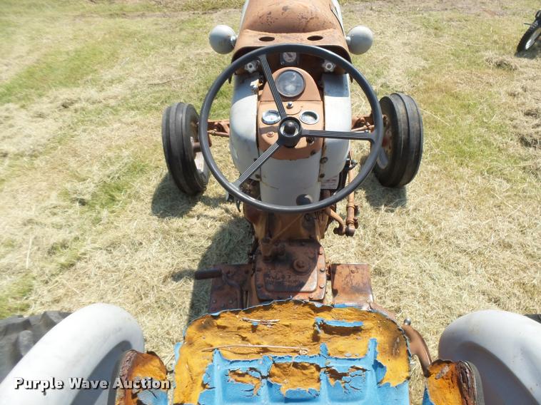 image for item DC3974 Ford 951 Powermaster tractor