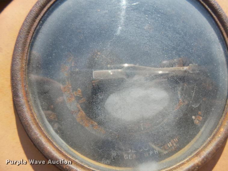 image for item DC3974 Ford 951 Powermaster tractor