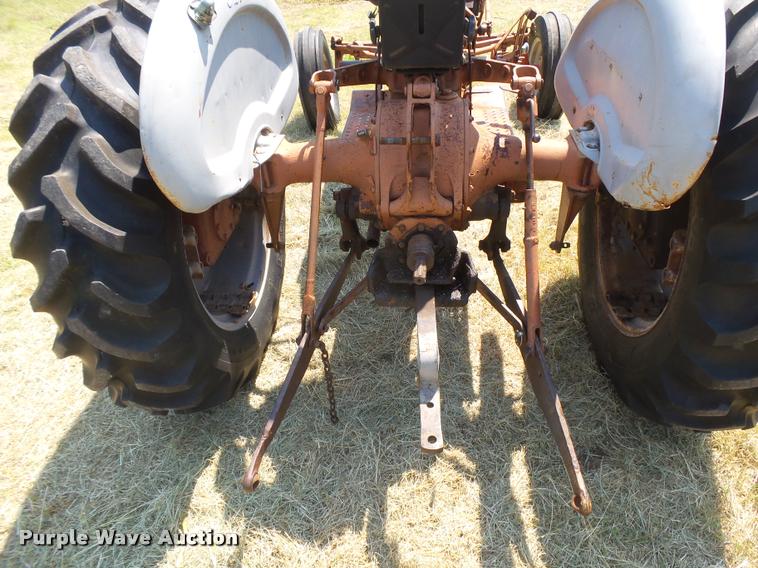 image for item DC3974 Ford 951 Powermaster tractor