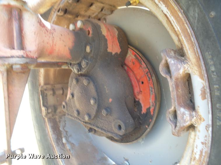 image for item DC3974 Ford 951 Powermaster tractor