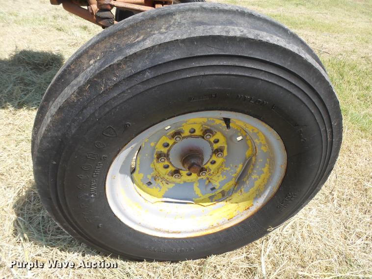 image for item DC3974 Ford 951 Powermaster tractor