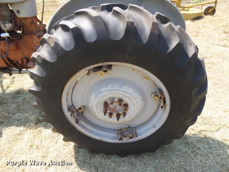 image for item DC3974 Ford 951 Powermaster tractor