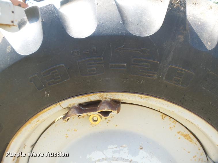 image for item DC3974 Ford 951 Powermaster tractor