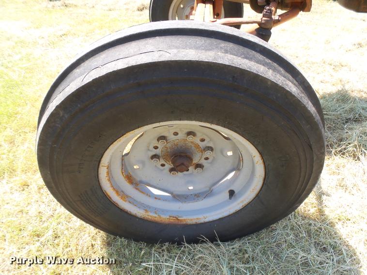 image for item DC3974 Ford 951 Powermaster tractor