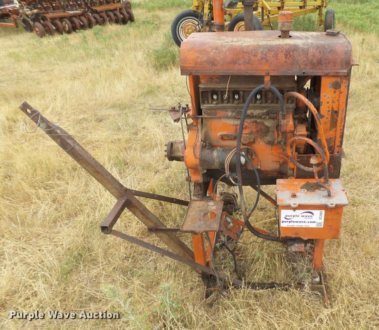 image for item DC3982 Four cylinder gas irrigation engine