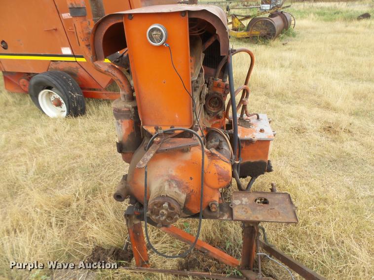 image for item DC3982 Four cylinder gas irrigation engine