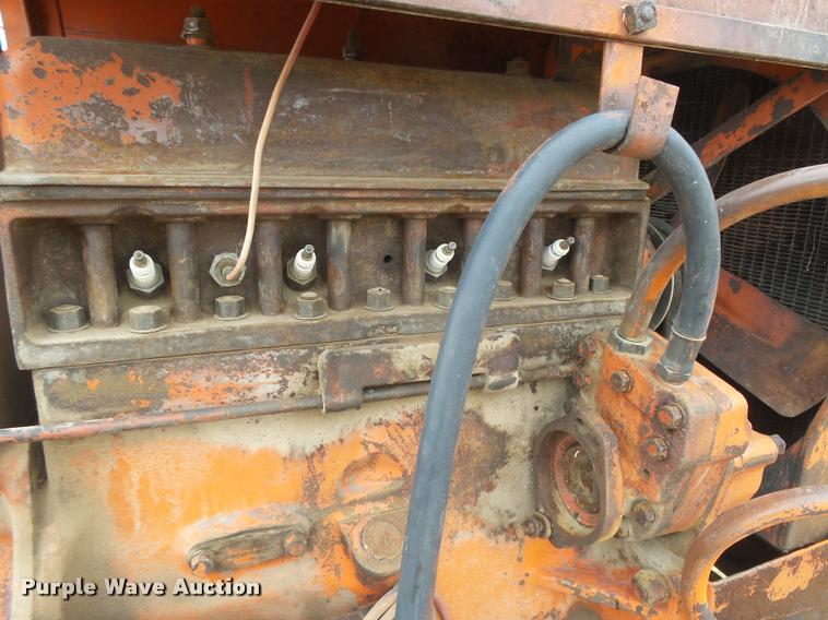 image for item DC3982 Four cylinder gas irrigation engine