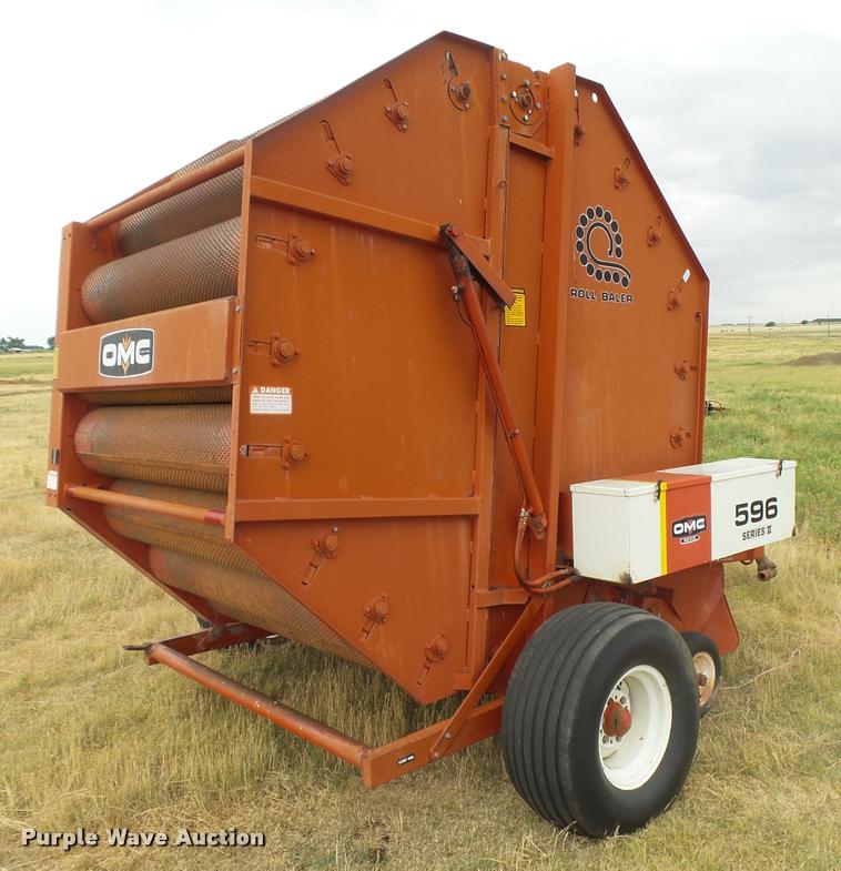 image for item DC3983 OMC 596 Series II round baler