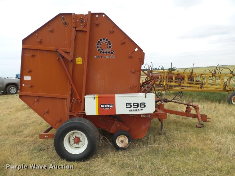 image for item DC3983 OMC 596 Series II round baler