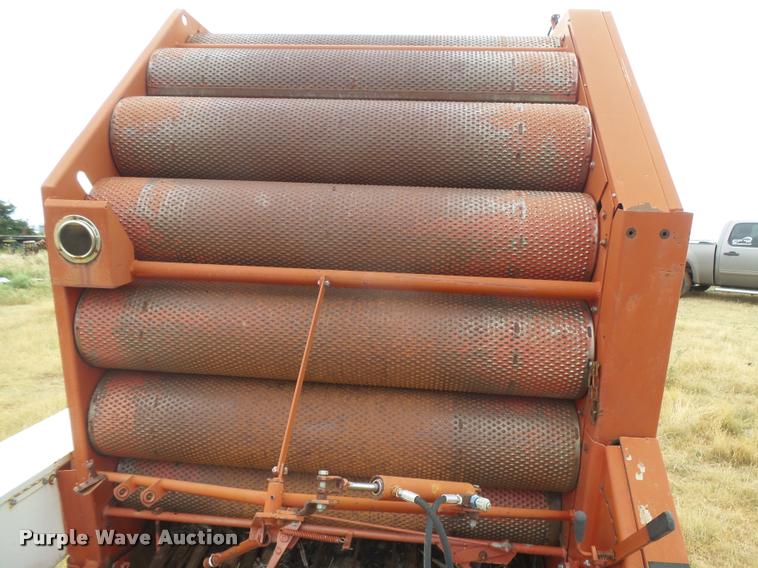 image for item DC3983 OMC 596 Series II round baler