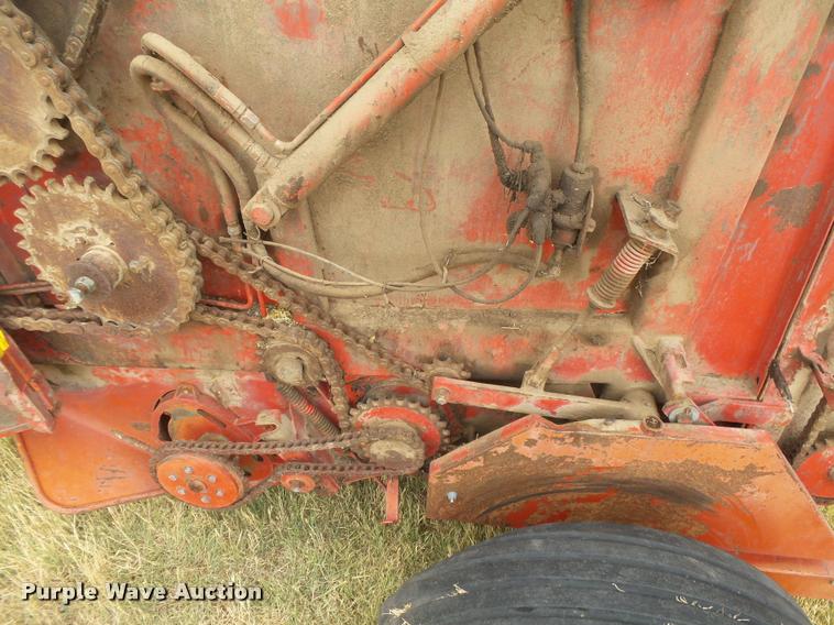 image for item DC3983 OMC 596 Series II round baler