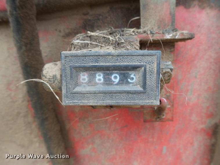 image for item DC3983 OMC 596 Series II round baler