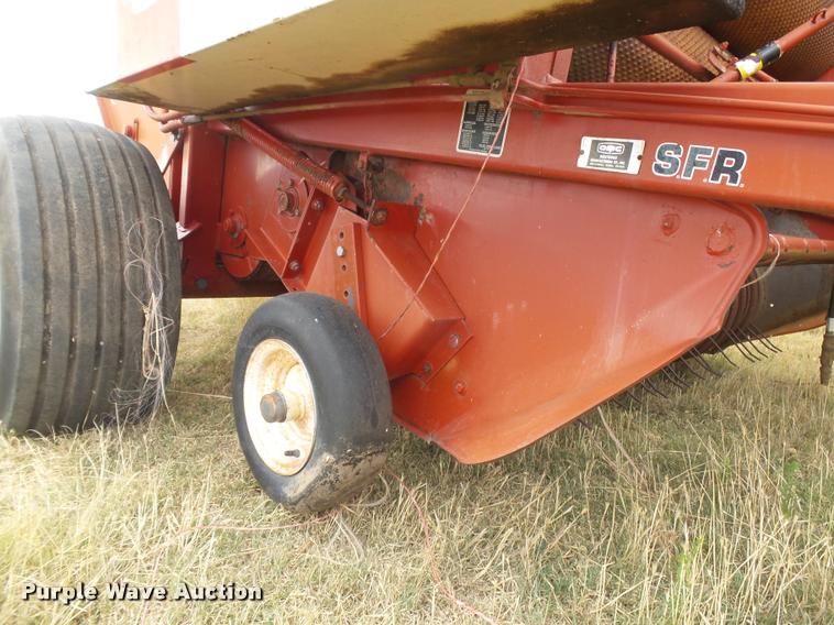 image for item DC3983 OMC 596 Series II round baler