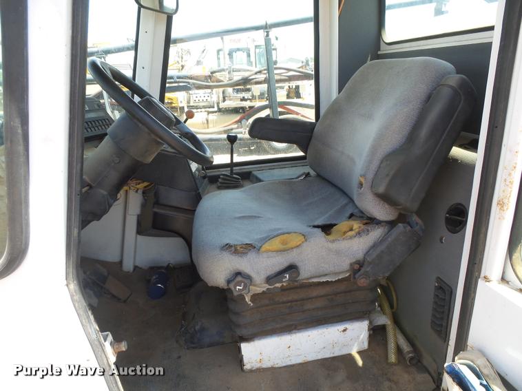 image for item DC3992 SpraCoupe 3630 self-propelled sprayer