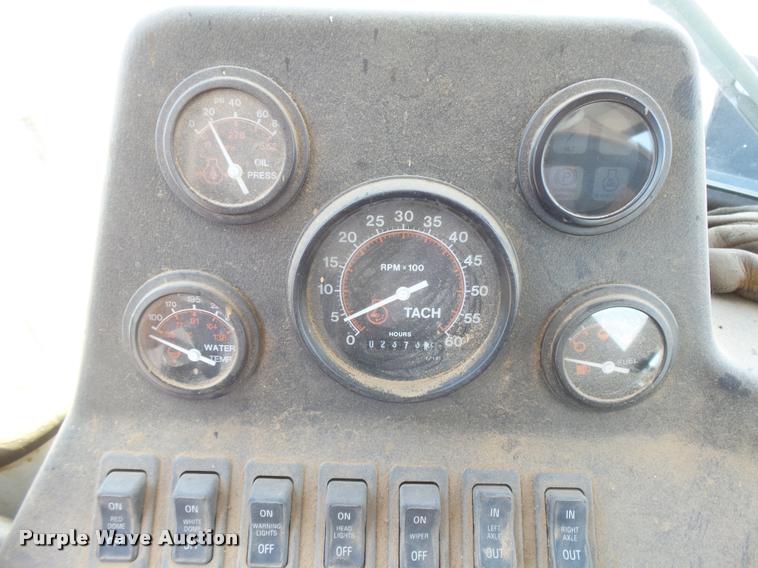 image for item DC3992 SpraCoupe 3630 self-propelled sprayer