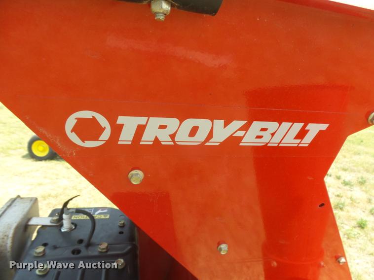 image for item DE9161 Troy-Bilt 47057 chipper/shredder