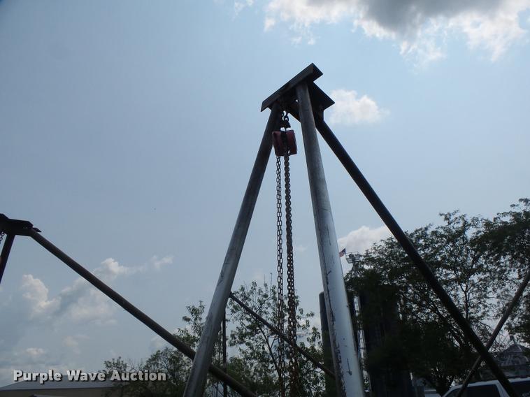 image for item DF9358 (4) grain bin hoists