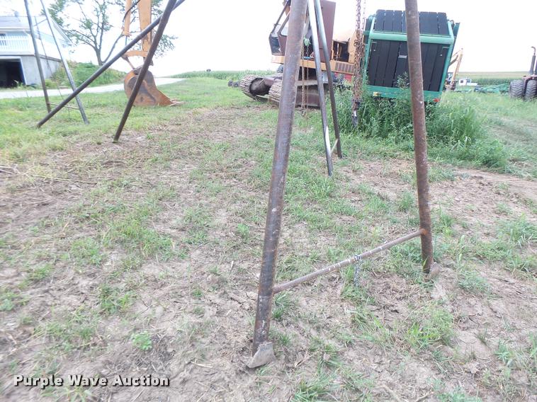 image for item DF9358 (4) grain bin hoists