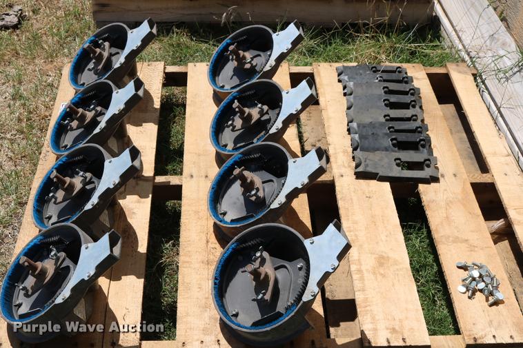 image for item DG9768 (8) Kinze brush meters